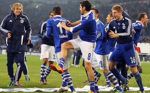 Schalkes Spieler im kollektiven Jubel