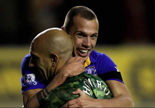 Word on the Tweet: Heitinga affirms Everton commitment while Defoe & Savage talk GCSEs