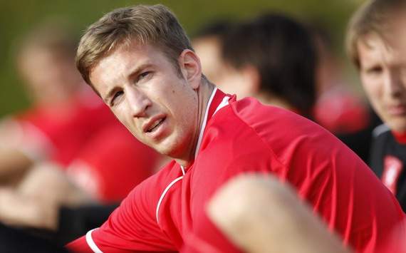 Porto have completed the signing of Twente striker Marc Janko on a 