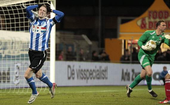 JL - FC Eindhoven morst in 'titelstrijd'