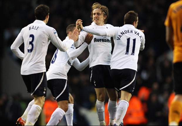 Van der Vaart expects Modric future to be resolved 'in three or four days'