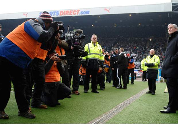 Hughes to consider other options as QPR moves for Carvalho & Dawson stall