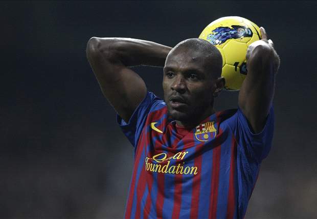 Eric Abidal realiza su primer entrenamiento con el grupo