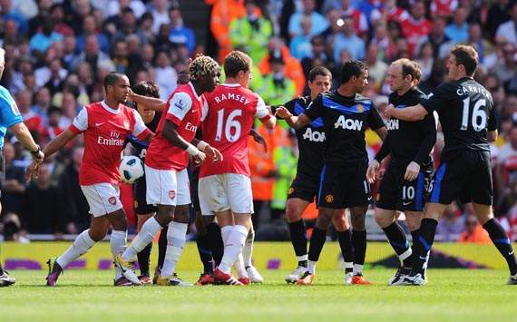 EPL - Arsenal v Manchester United,Arsenal and Manchester United players clash 