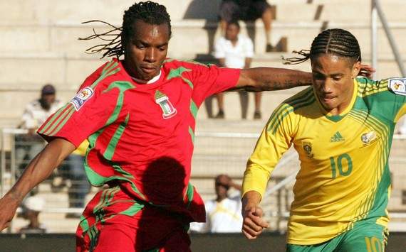 Javier Balboa (Equatorial Guinea) vs Steven Pienaar (South Africa)