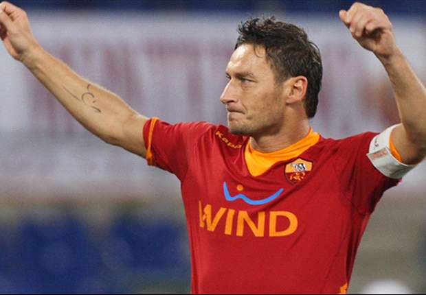 Feeling tra grandi del mondo, Obama si riconferma presidente degli Stati Uniti e 'cita' la maglietta esibita da Totti dopo Roma-Catania: "Il meglio deve ancora venire"