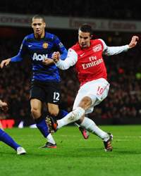 EPL: Robin van Persie - Jonny Evans, Arsenal v Manchester United  