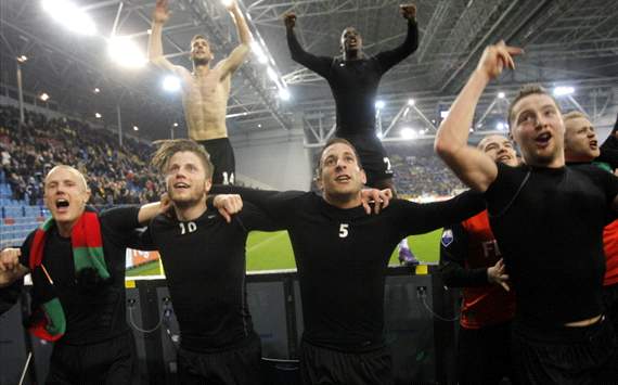 NEC-spelers vieren feest bij Vitesse