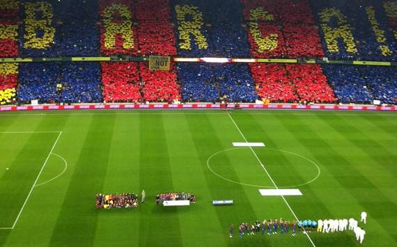 Panorámica con el mosaico de los hinchas del Barcelona en el Camp Nou (Carlos Romero Dios/Goal.com)
