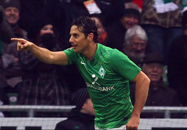 Allofs denies Pizarro agreement with Bayern Munich