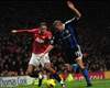 Strafschoppen helpen United langs Stoke