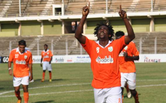 Sporting and Churchill share the spoils
