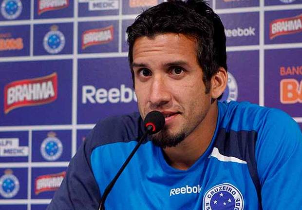 Victorino comemora primeiro gol no Cruzeiro