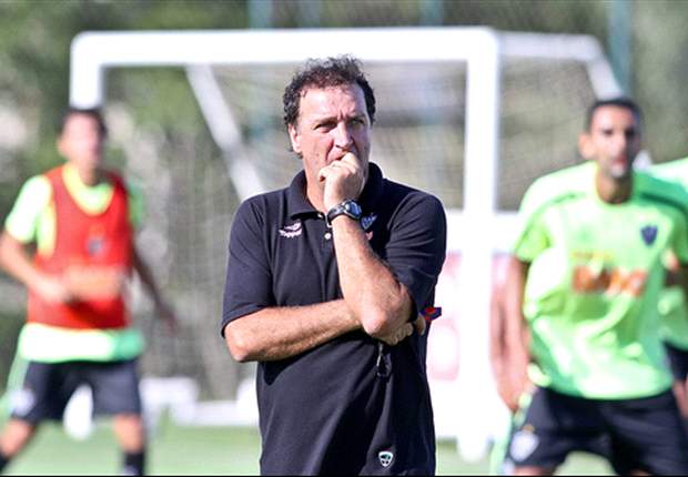 Cuca dá folga aos jogadores e se tenta administrar três desfalques