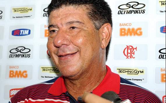 Flamengo part company with Joel Santana