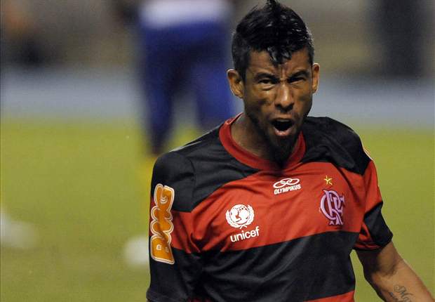 Léo Moura teria sido oferecido ao Cruzeiro