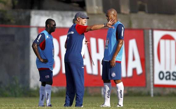 Falcão comanda primeiro treino no Bahia
