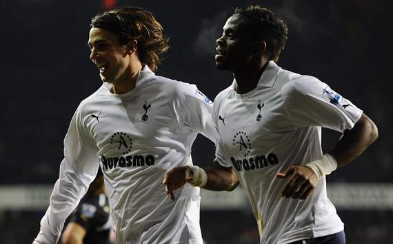 Louis Saha Senang Berduet Dengan Emmanuel Adebayor