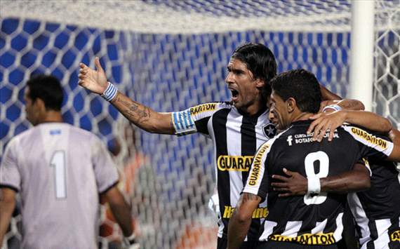 Sebástian Abreu, Renato - Botafogo x Olaria