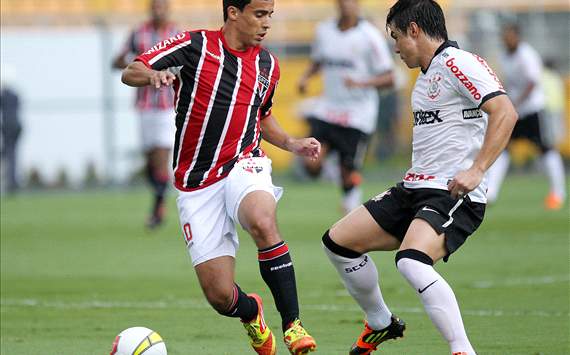 Titular contra Peixe, Willian promete 'suar sangue' nesta quarta