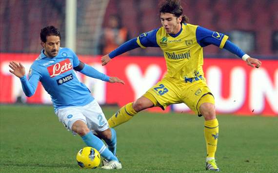 Gianluca Grava (N), Alberto Paloschi (C) - Napoli-Chievo - Serie A (Getty Images)