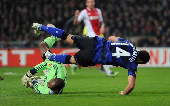 UEFA Europa League - AFC Ajax v Manchester United, Kenneth Vermeer and Javier Hernandez