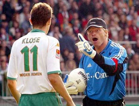 Bundesliga: Oliver Kahn legt sich mit Miroslav Klose an (AFP)
