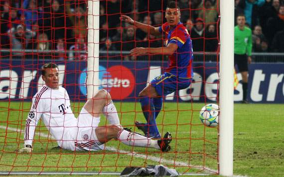 Manuel Neuer und Aleksandar Dragovic