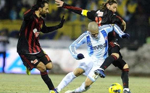 STSL: Alex de Souza (Fenerbahçe), Erkan Zengin, Serdar Özbayarktar (Eskişehirspor)