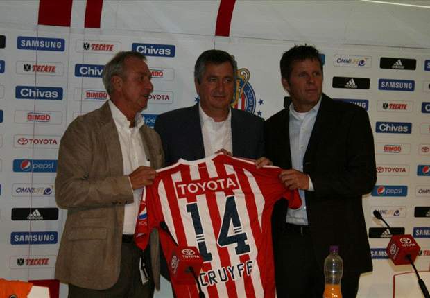 Brent Latham: Cruyff's tenure at Chivas was doomed from the start