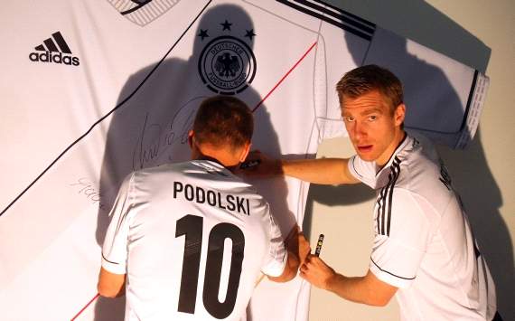 „Another German Gunner“: Lukas Podolski und sein Wechsel zu Arsenal - Dank Twitter schnell ein weltweiter Trend