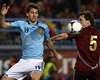 Fernando Llorente ante Fernando Amorebieta, durante el amistoso España-Venezuela en Málaga Fernando Llorente ante Fernando Amorebieta, durante el amistoso España-Venezuela en Málaga