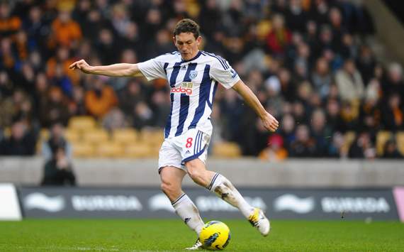 Bolton to sign Ireland midfielder Keith Andrews - report