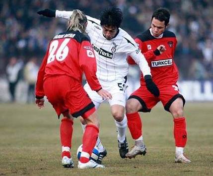 Turkcell Süper Lig: Faruk Bayar & Özgür Yıldırım (Gaziantepspor) - İbrahim Toraman (Beşiktaş) (bjk.com.tr)