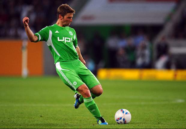 Hitzlsperger eyes long-term deal at Everton