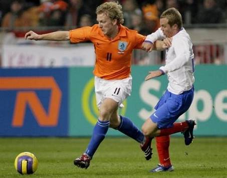 Netherlands-Russia: Kuyt - Anukov (AFP)