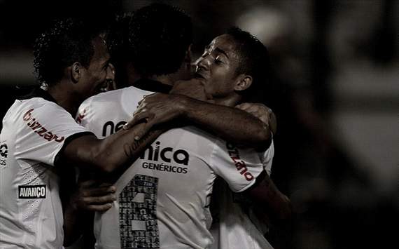 Corinthians x Nacional (PAR)