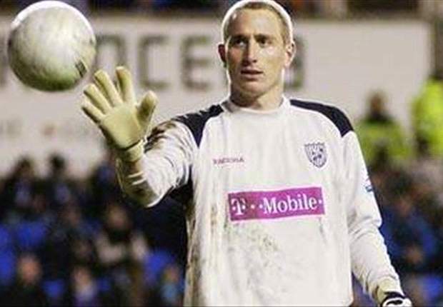Sheffield Wednesday goalkeeper Chris Kirkland attacked by fan in clash with Leeds