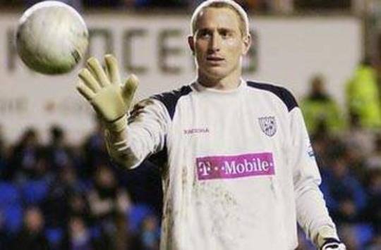 Sheffield Wednesday goalkeeper Chris Kirkland attacked by fan in clash with Leeds