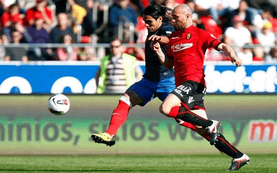 Radamel Falcao y Jose Carlos Araújo "Nunes" durante el Mallorca - Atlético