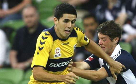 Rogic, Zwaanswijk re-sign with Central Coast Mariners