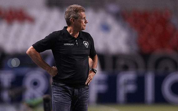 Oswaldo vê posição do Botafogo como injusta