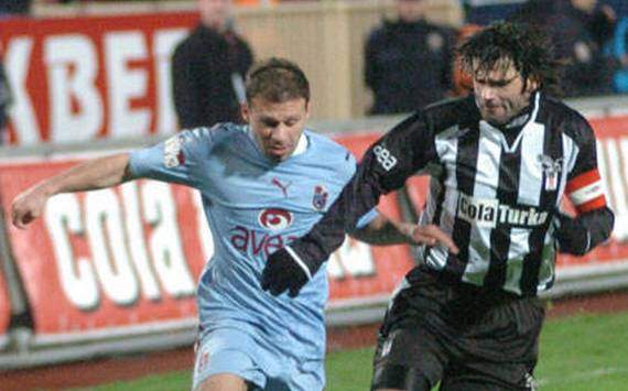 Turkcell Süper Lig: Gökdeniz (Trabzonspor) - İbrahim Üzülmez (Beşiktaş) (trabzonspor.org.tr)