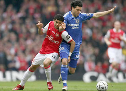 Denilson - Ballack - Chelsea-Arsenal (AFP)
