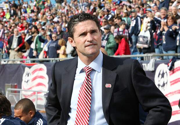 New England trades up for top spot in 2013 SuperDraft