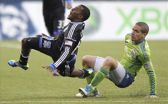 Osvaldo Alonso, Seattle Sounders FC; Marvin Chavez, San Jose Earthquakes; MLS