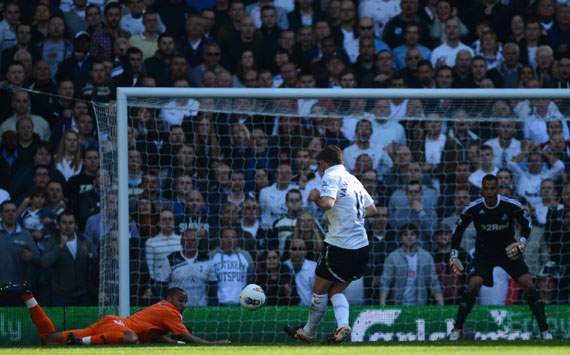 EPL, Rafael van der VaartTottenham Hotspur v Swansea City