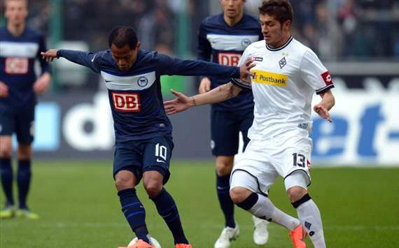 Raffael im Zweikampf mit Neustädter