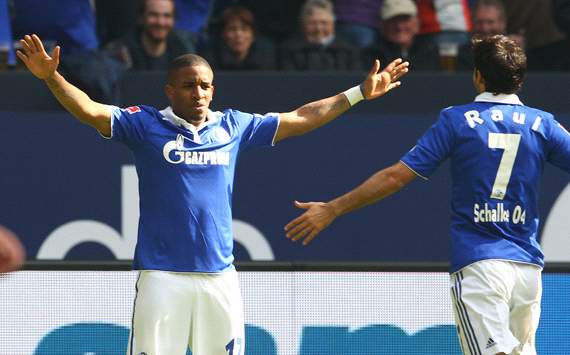 ALL, Schalke - Farfan prolongé