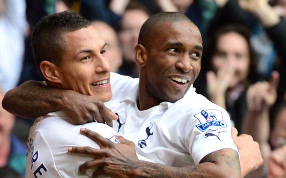 Villas-Boas warns Redknapp off Defoe transfer bid